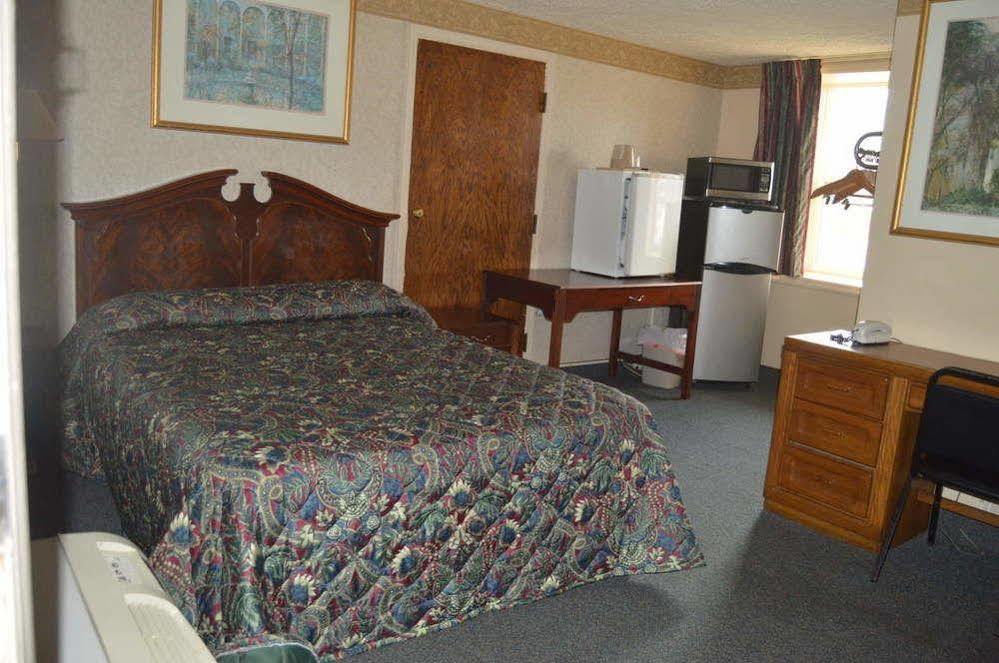 Budget Inn Of Tazewell County Pounding Mill Extérieur photo
